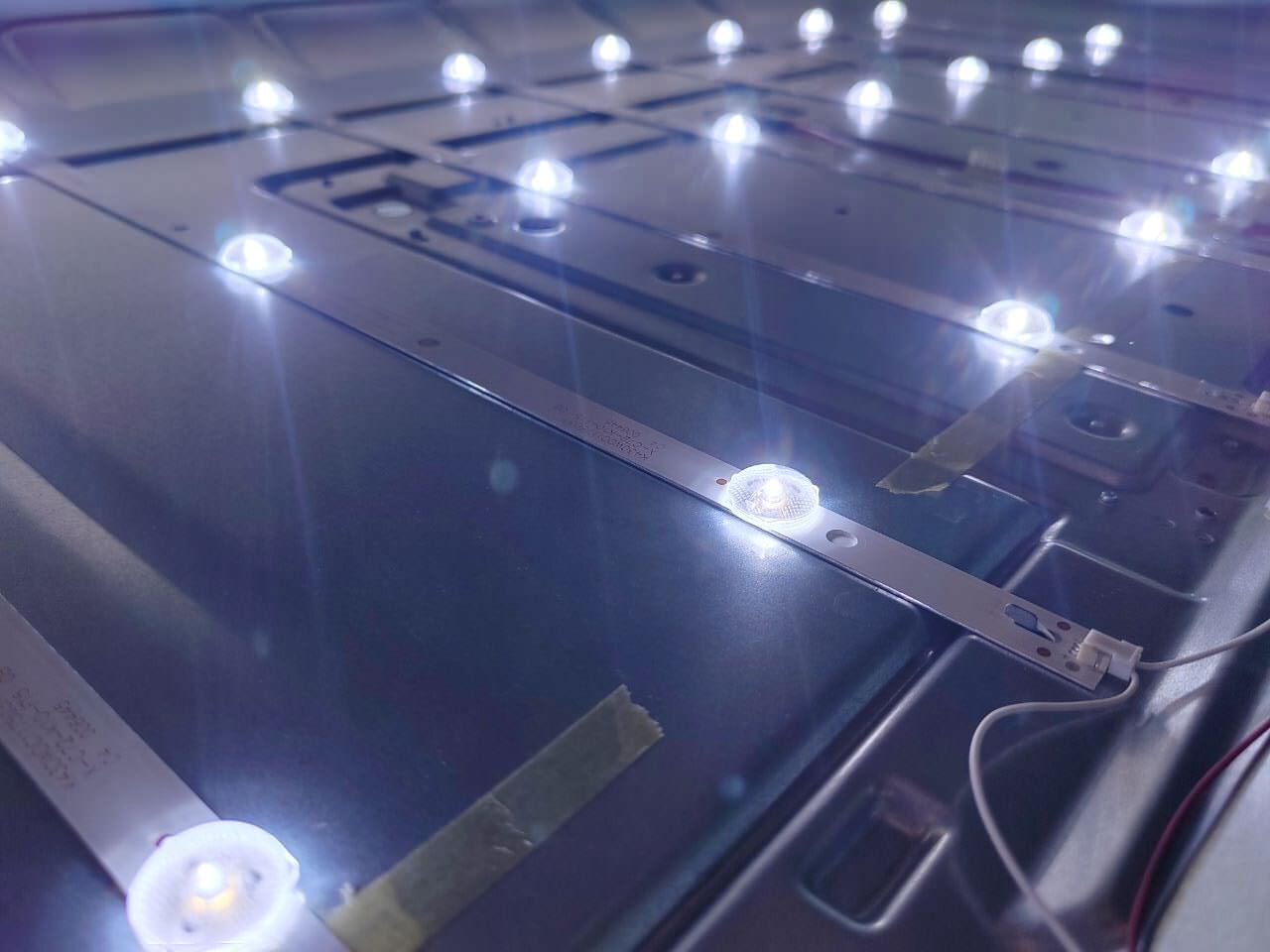 BTV-43FDA110B | بکلایت | منشور